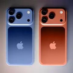 Dwa telefony Apple w kolorach niebieskim i miedzianym, z potrójnymi aparatami. Czy to już najnowszy iPhone?