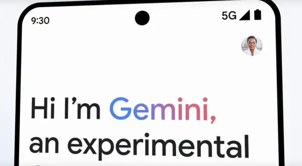 Ekran telefonu z napisem "Hi I'm Gemini, an experimental AI". To nowy asystent od Google.
