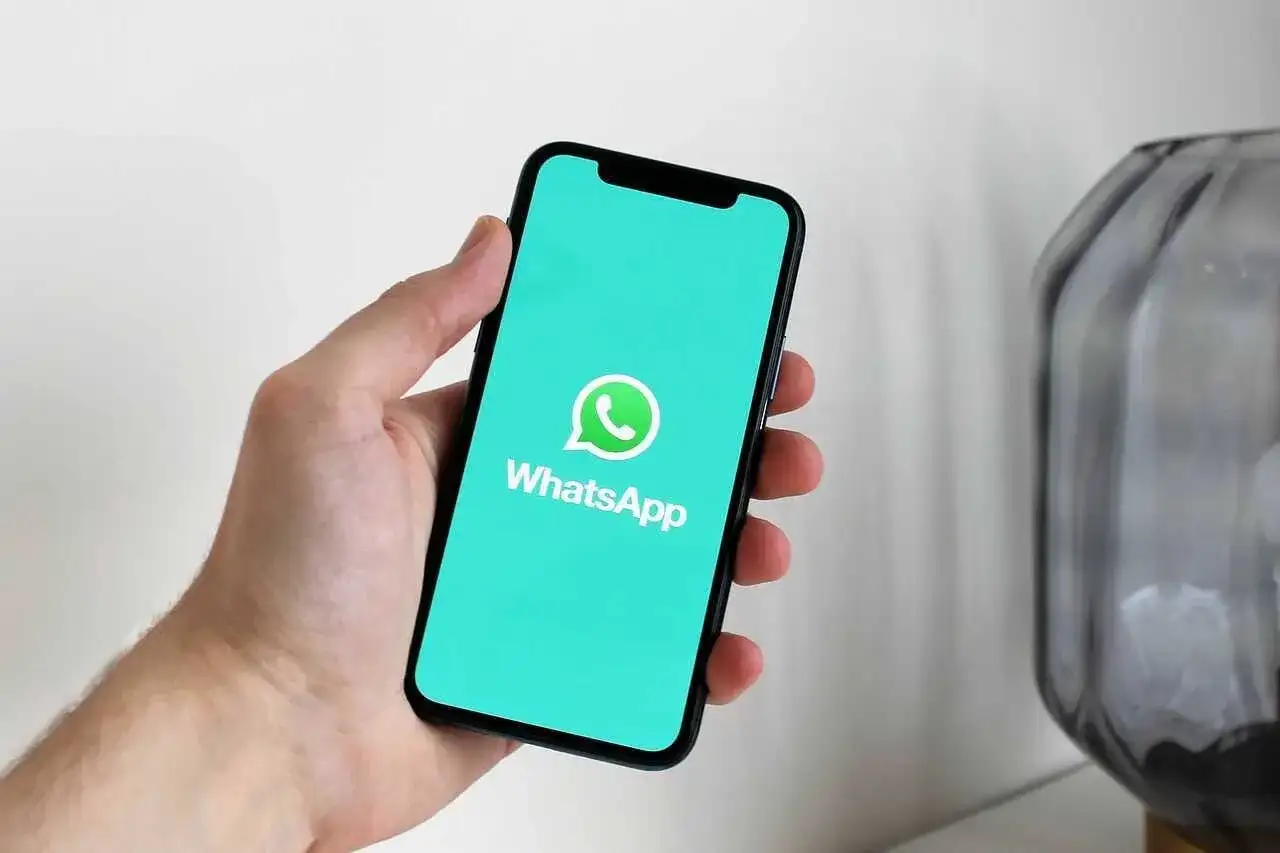 Jak usunąć grupę na WhatsApp? Poradnik krok po kroku